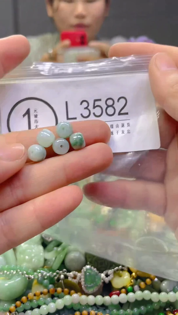 翡翠未镶嵌颈饰/F/翡翠A货，一件也是批发价