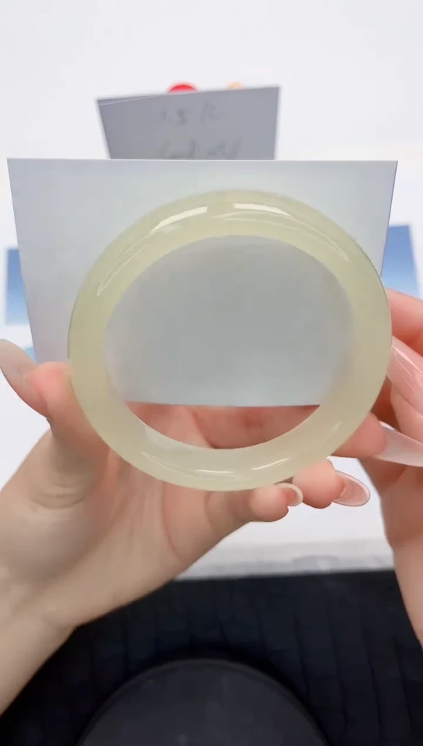 【闪购商品】石英质玉手镯未镶嵌L78-62.1