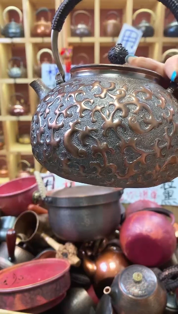 茶具德****司缠枝莲纹满錾提梁壶  做旧