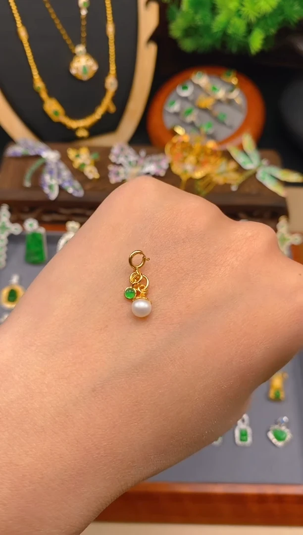 【闪购商品】翡翠吊坠(不含链)银S925镶嵌小提溜一件