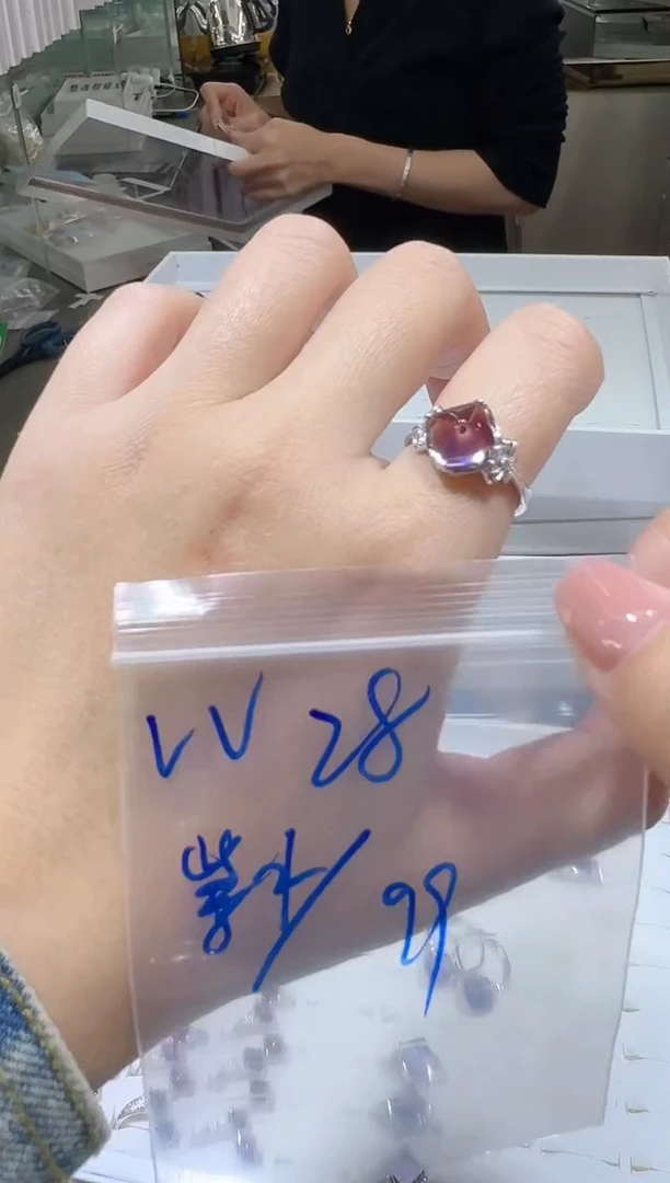 【闪购商品】水晶戒指银S925镶嵌多样性发一VV28