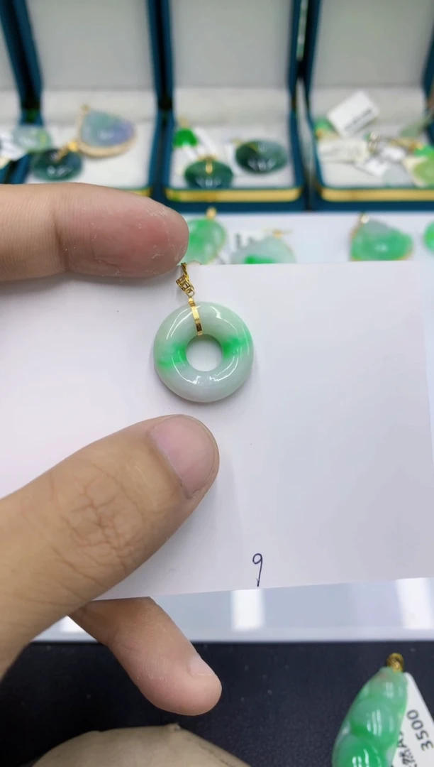 颈饰18K金镶嵌翡翠1111111