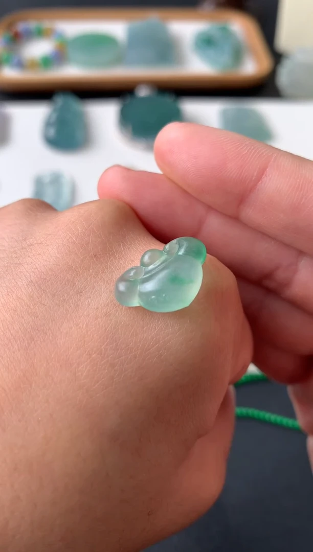 未镶嵌定制翡翠翡翠