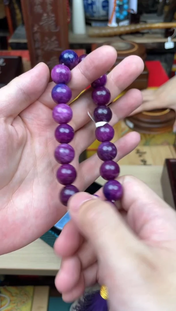 未镶嵌苏纪石（舒俱来）手串-------------舒，手持
