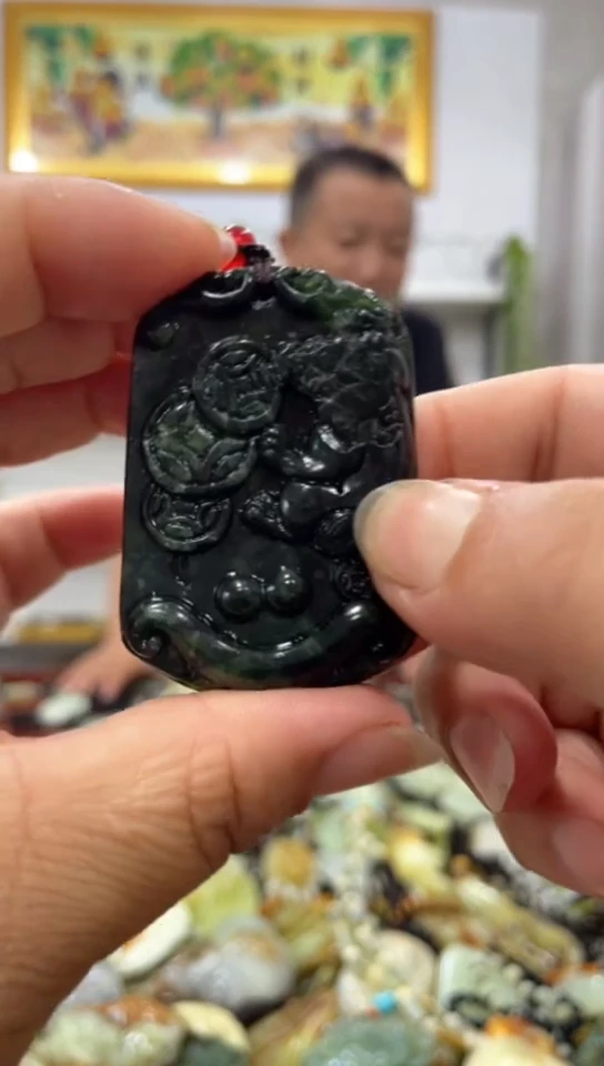 未镶嵌岫玉吊坠