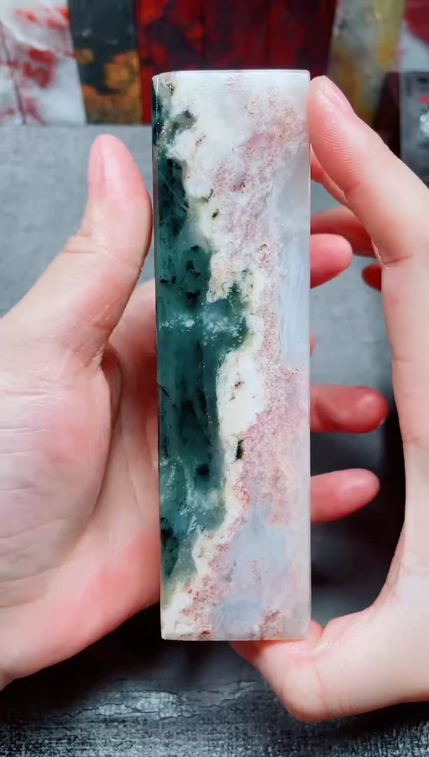 玉桂林鸡血玉素章白绿贵妃18