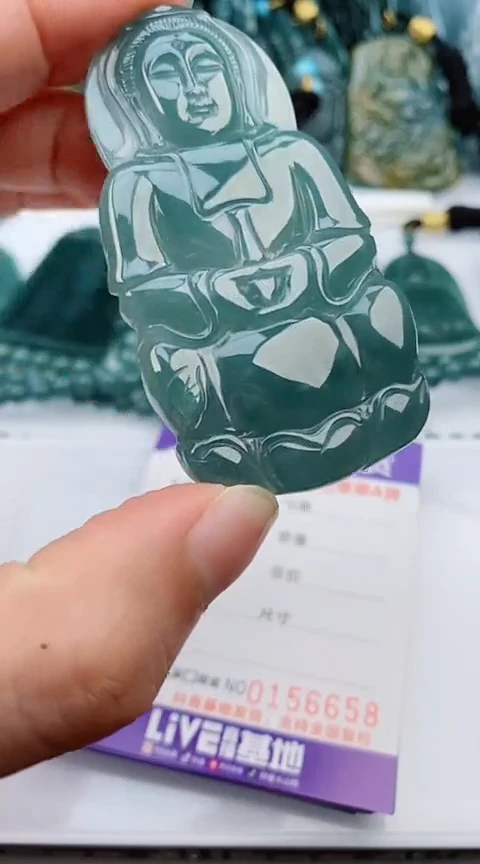 翡翠未镶嵌颈饰