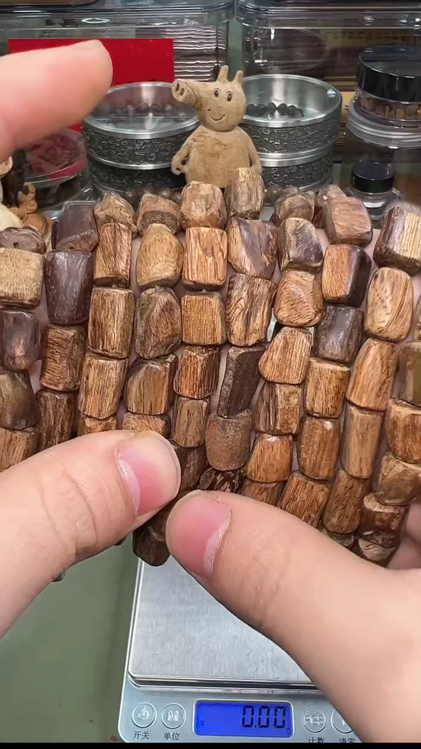 【闪购商品】沉香手串6g越南顺化红土瘤疤随形单圈多样性发其一