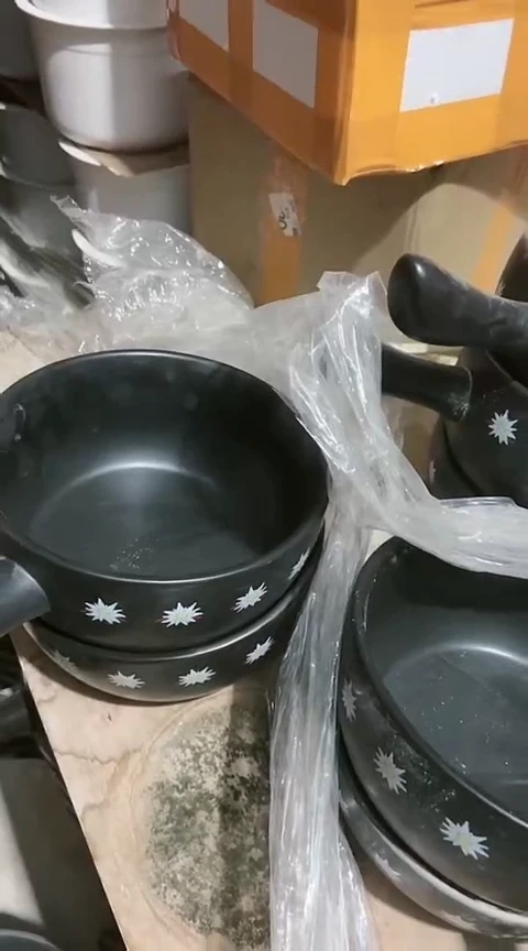 【闪购商品】瑕疵黑色手把锅带花