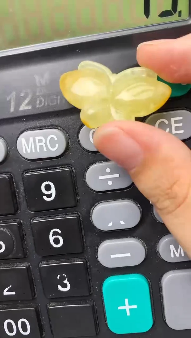 未镶嵌琥珀珠宝奇石38