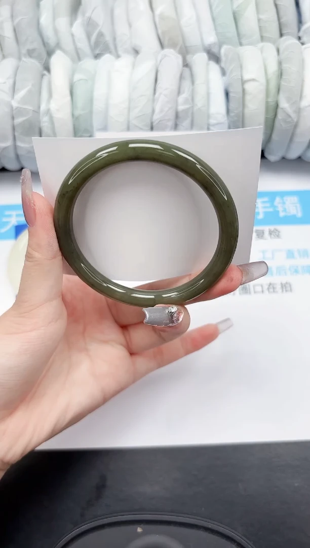 【闪购商品】石英质玉手镯未镶嵌90-62