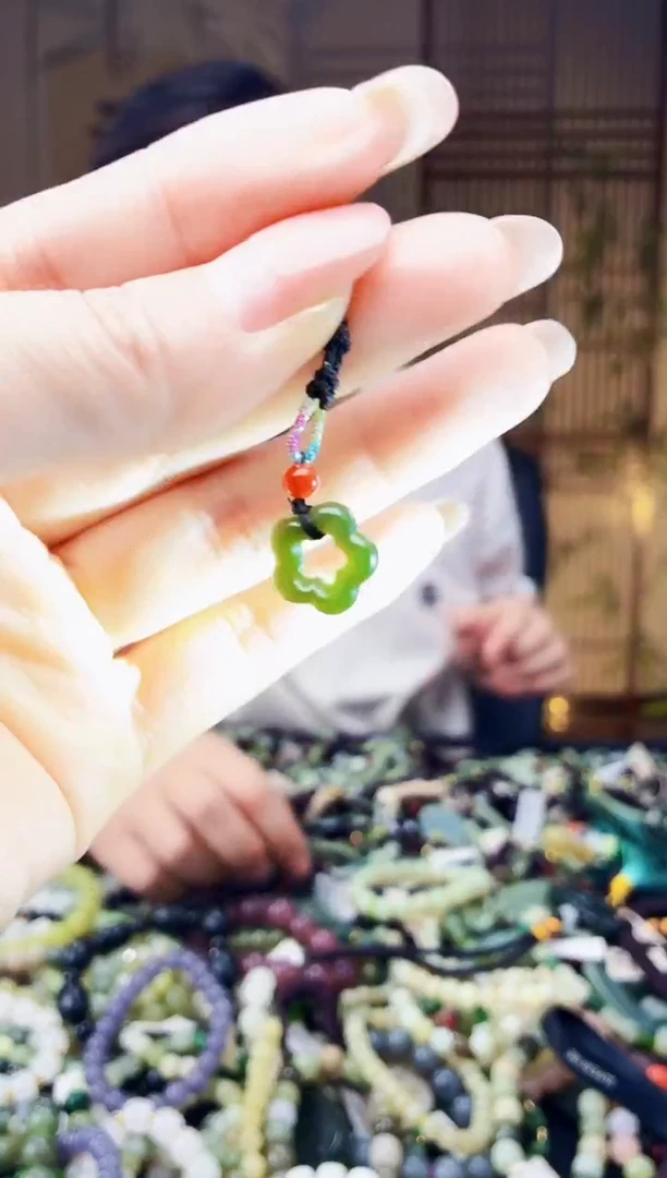 颈饰未镶嵌和田玉多样性发货，拍一发一