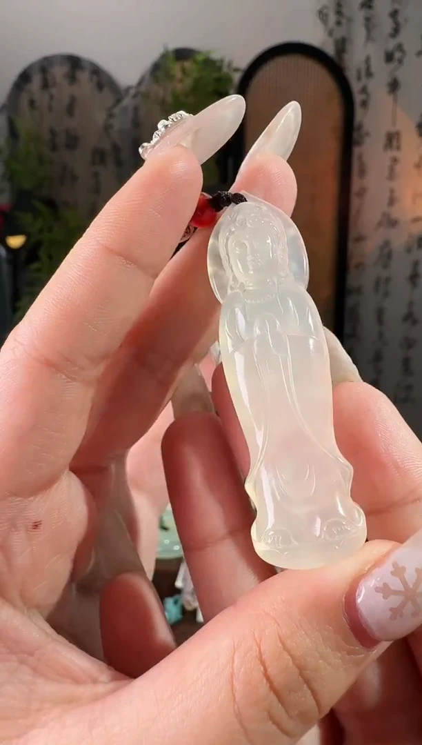 未镶嵌岫玉颈饰观音