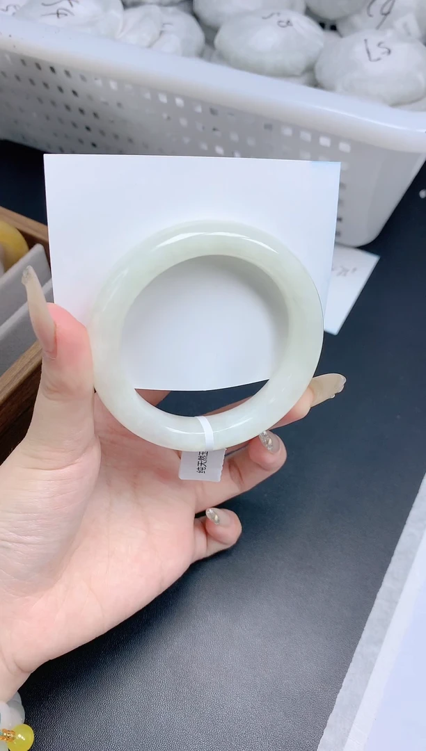 和田玉手镯未镶嵌K79-55