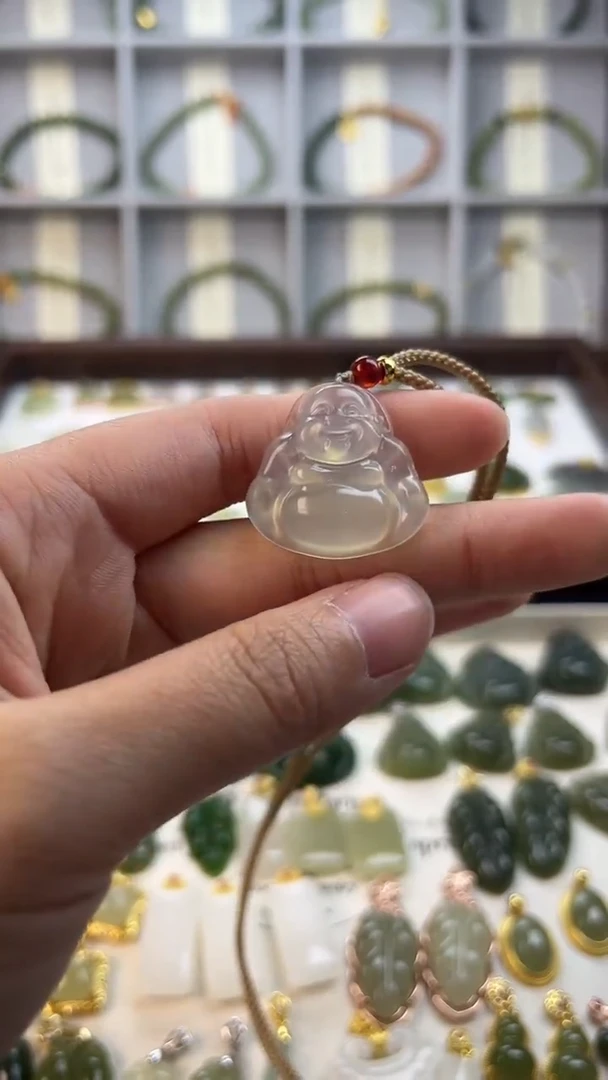 未镶嵌岫玉吊坠(不含链)带有绳子