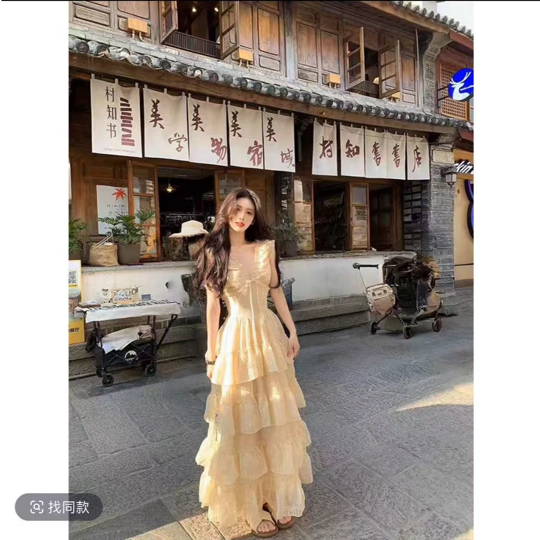 新款法式优雅气质大裙摆蕾丝蛋糕长裙度假风收腰显瘦超仙连衣裙女
