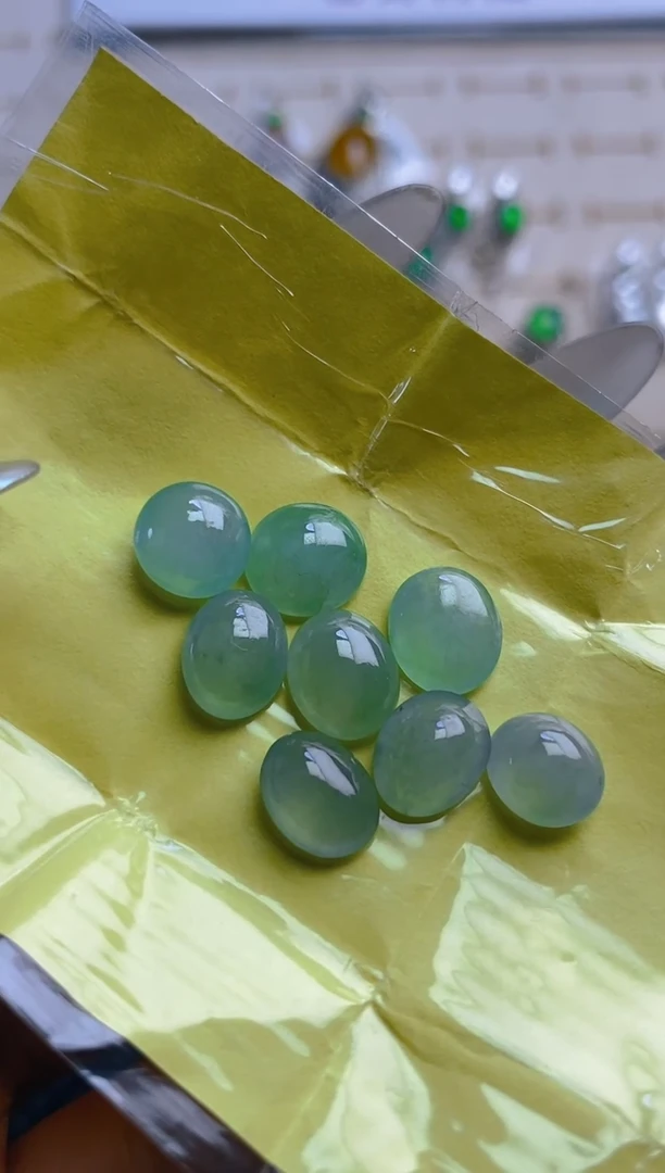 定制翡翠未镶嵌天然翡翠蛋面74