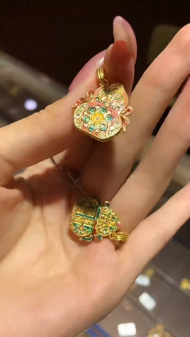 【闪购商品】18K金吊坠(不含链)七圣葫芦多样性发一