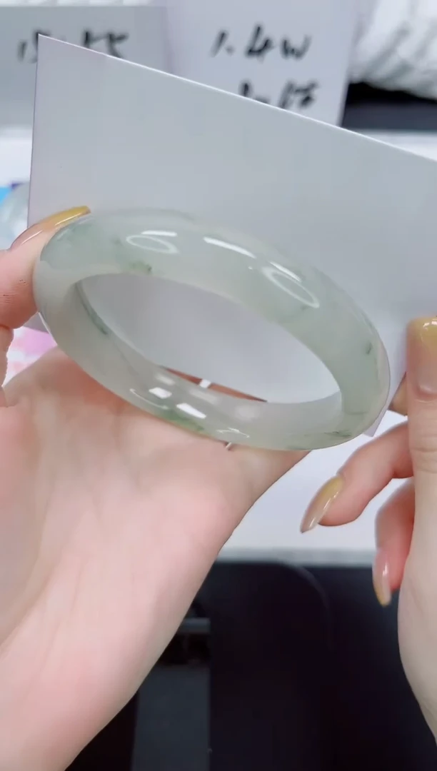 石英质玉手镯未镶嵌92