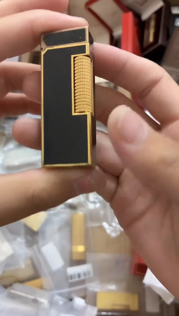 四代黑漆色打火机