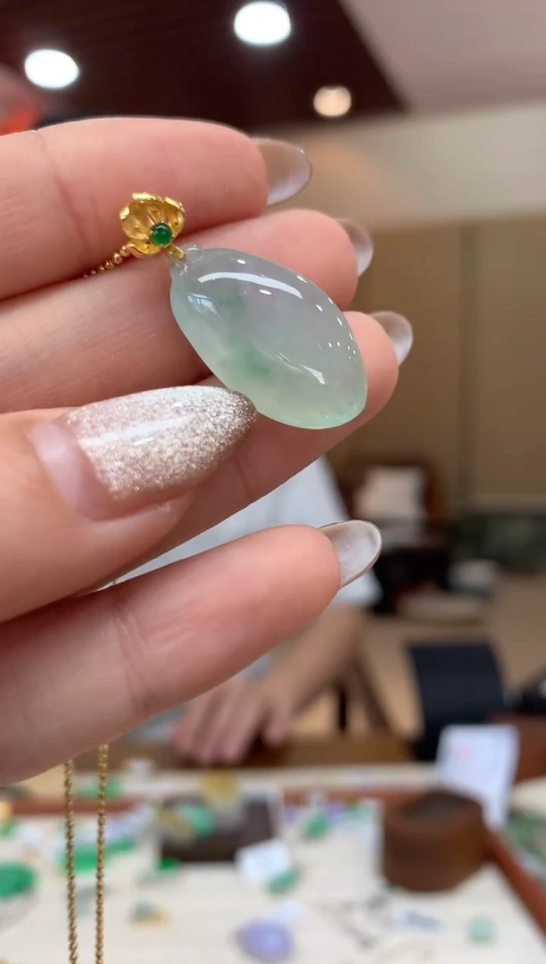 吊坠(不含链)18K金镶嵌翡翠福瓜