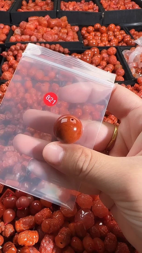 颈饰未镶嵌南红玛瑙平*?1