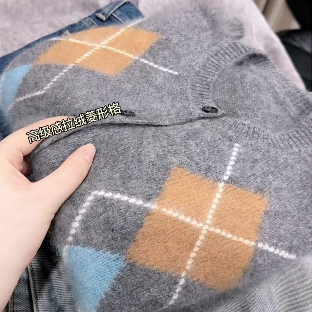 米蓝家名殿【烟灰菱形格】冬季显瘦高级拉绒毛衣外套针织衫女198