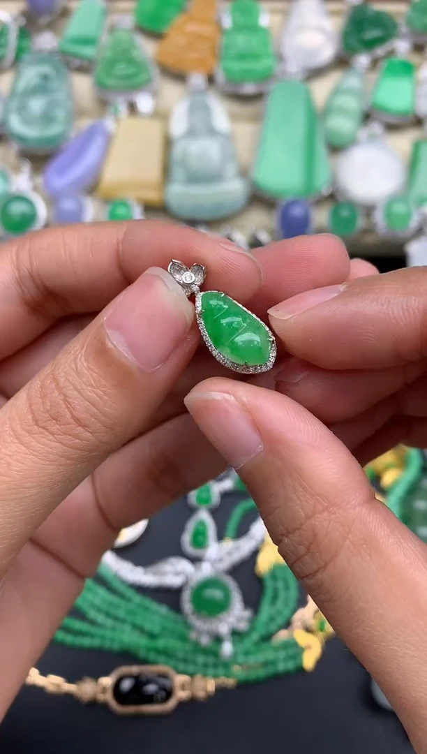 【闪购商品】翡翠颈饰18K金镶嵌143-中国好珍宝