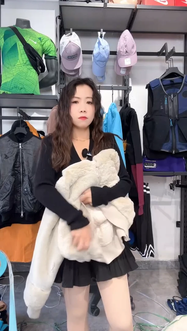 1131编码 瑕疵款直播间过款为准 尺码 S