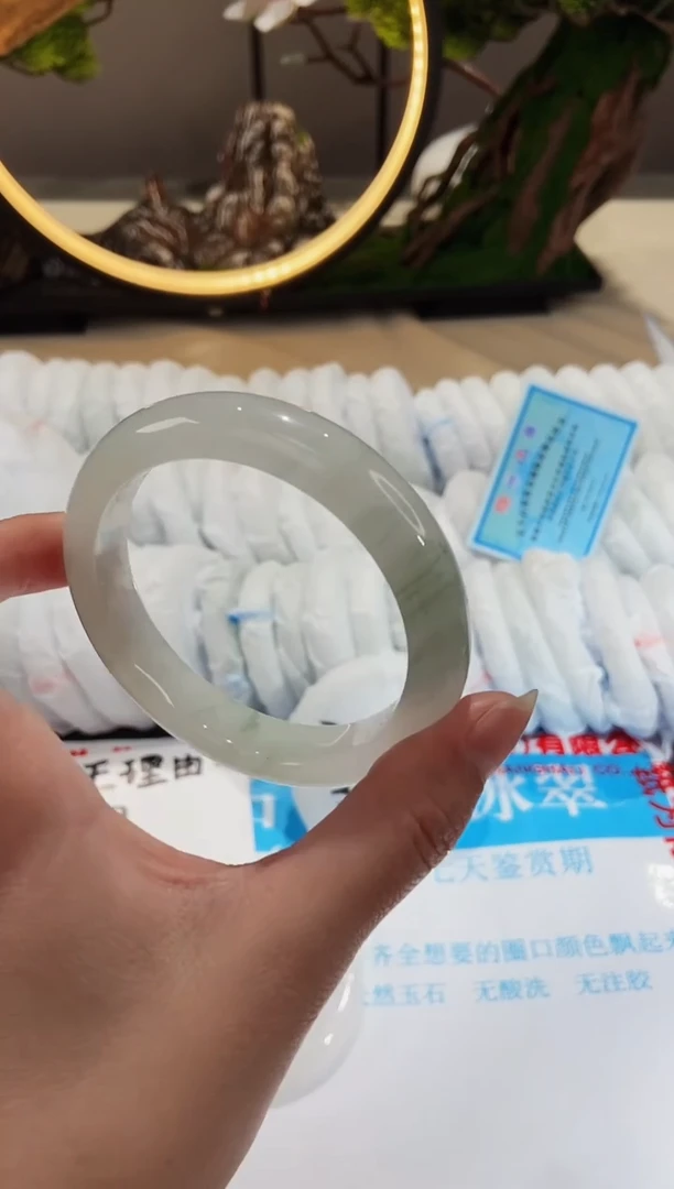 【闪购商品】石英质玉手镯未镶嵌83-57