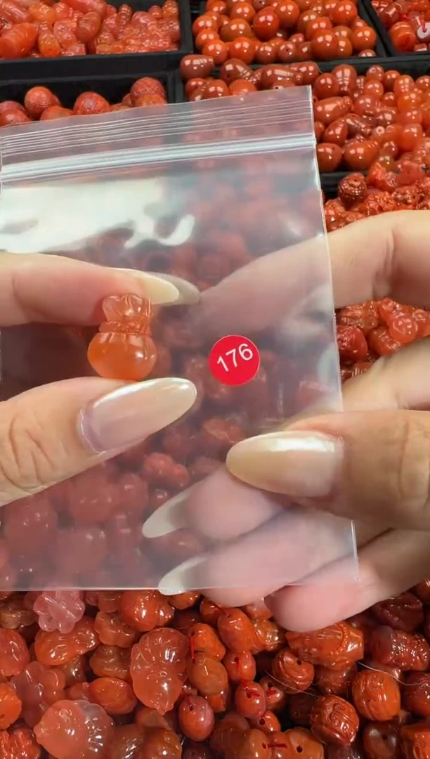 颈饰未镶嵌南红玛瑙1