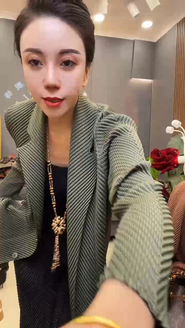 聚酯纤维（涤纶）绿色 西服