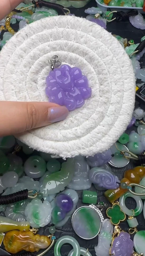 颈饰未镶嵌翡翠缅甸翡翠吊坠