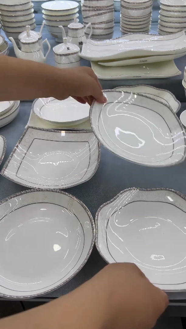 骨瓷玲珑8贵龙2个8花2个8方2个8饭4个