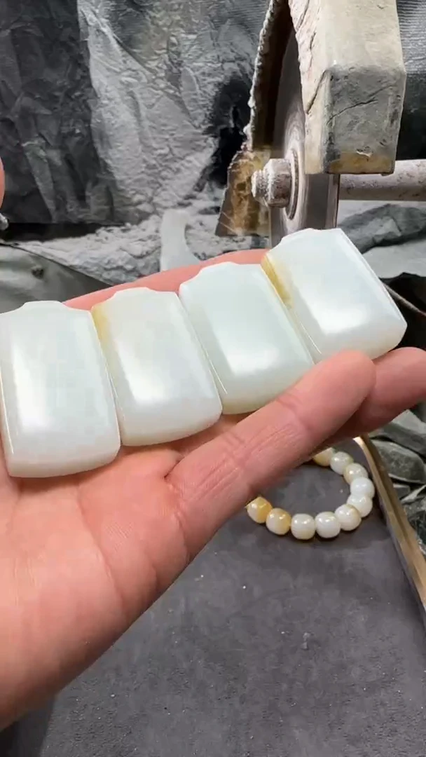 颈饰未镶嵌和田玉吊坠多样性拍一发一件