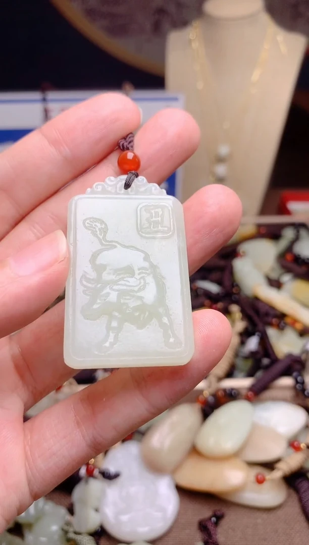 和田玉未镶嵌颈饰1