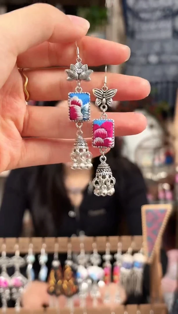 织绣民族风非遗老绣饰品506