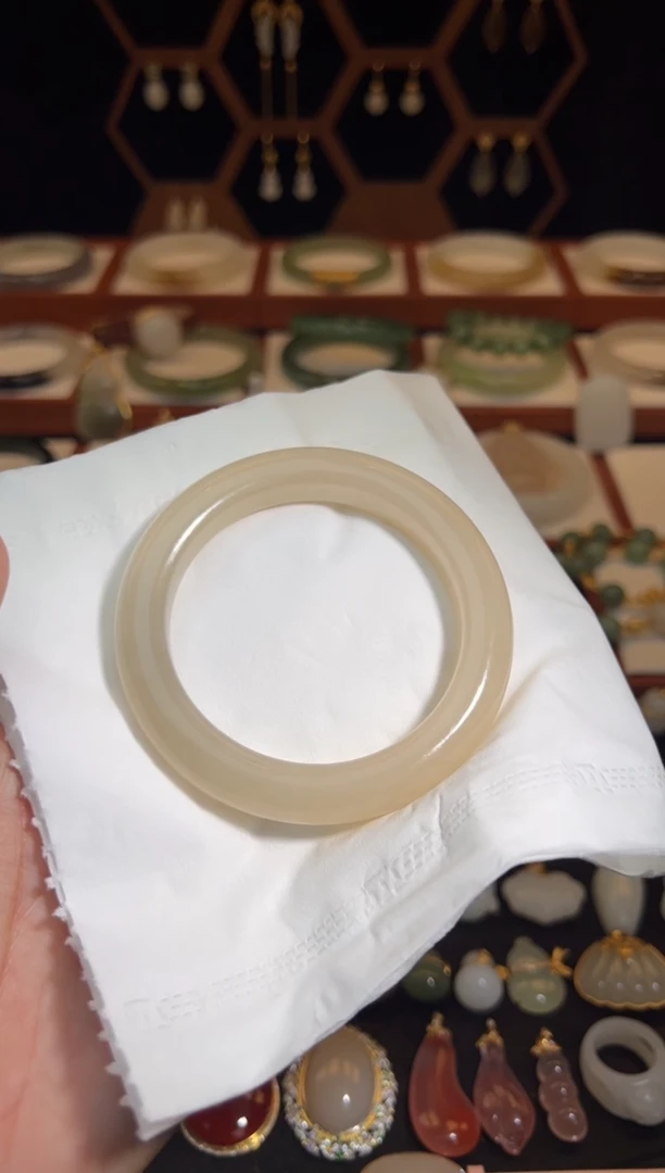 未镶嵌手镯和田玉精品