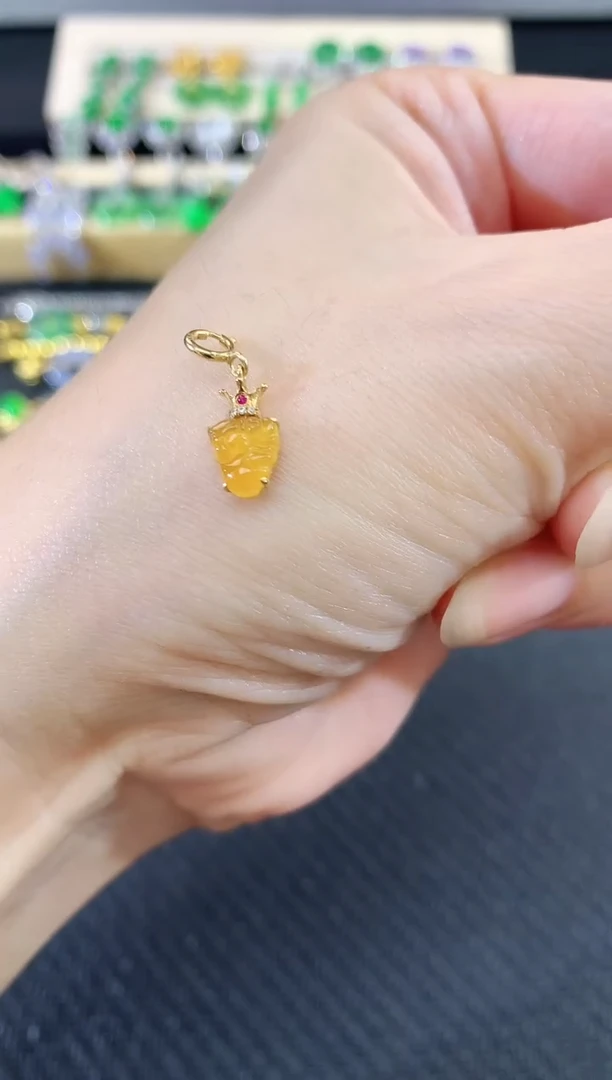 吊坠(不含链)18K金镶嵌翡翠叶子|880