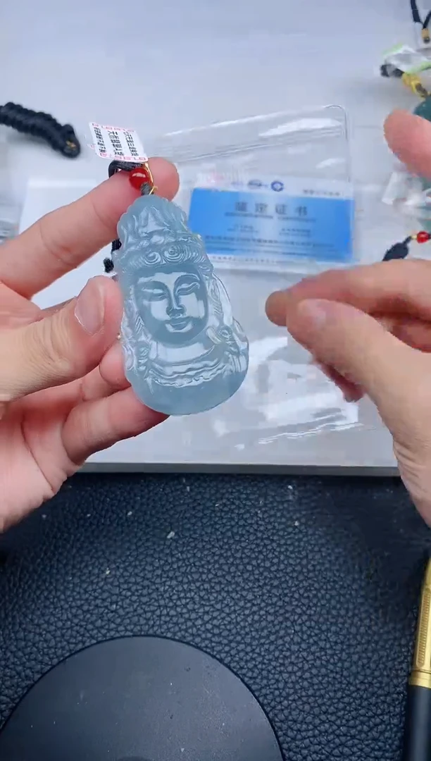 颈饰未镶嵌翡翠