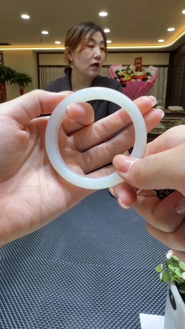 颈饰未镶嵌和田玉手镯57