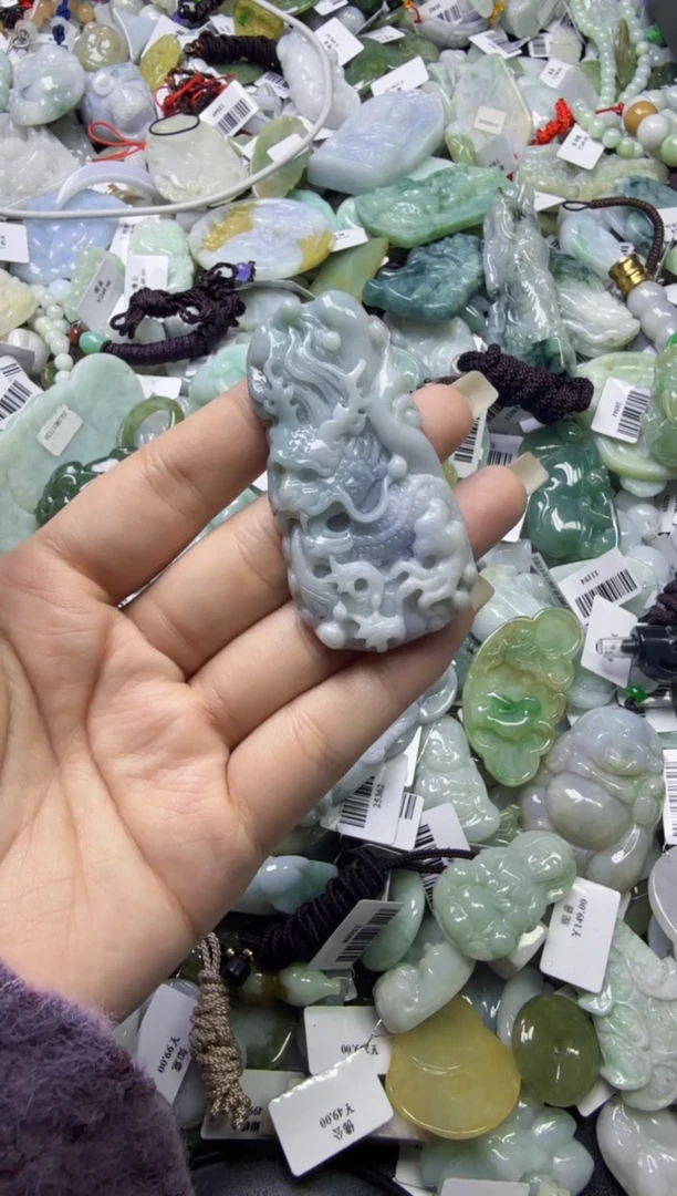 【闪购商品】翡翠颈饰未镶嵌00004463