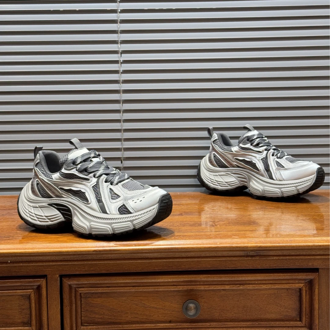 2025春季新款时尚百搭潮流轻奢高端耐磨休闲男鞋（标准码数）