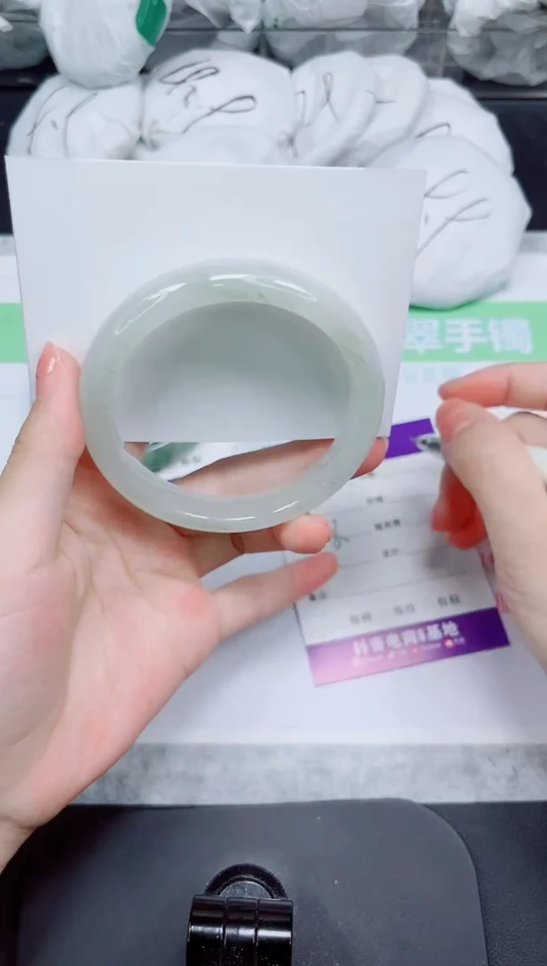 石英质玉手镯未镶嵌93-60