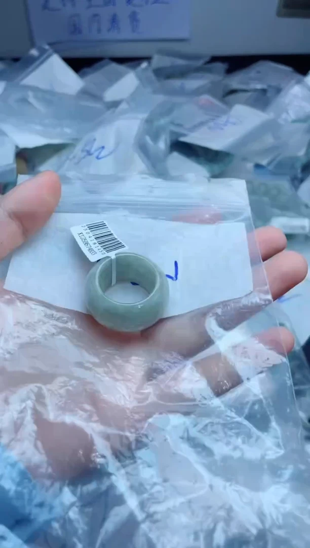 翡翠戒指未镶嵌戒圈