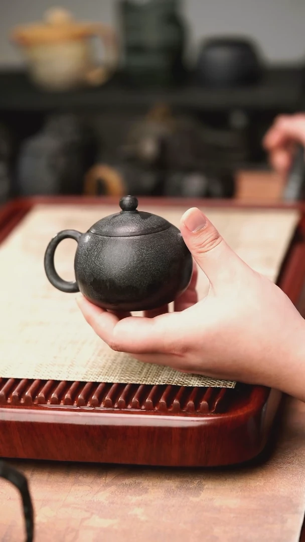 归玉堂冰碛岩重工雕刻西施壶180cc