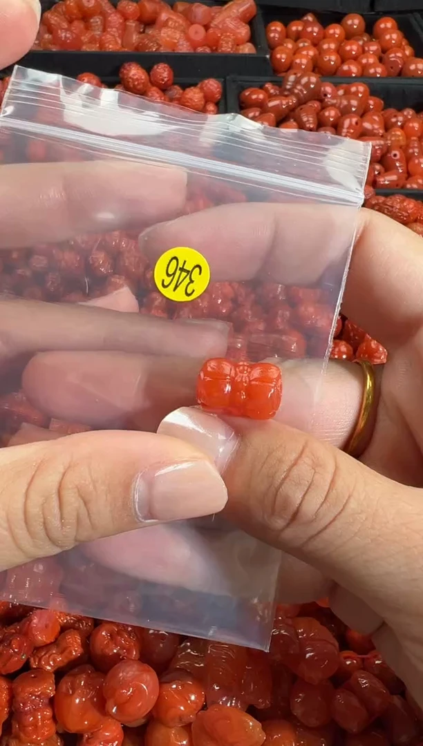 颈饰未镶嵌南红玛瑙1