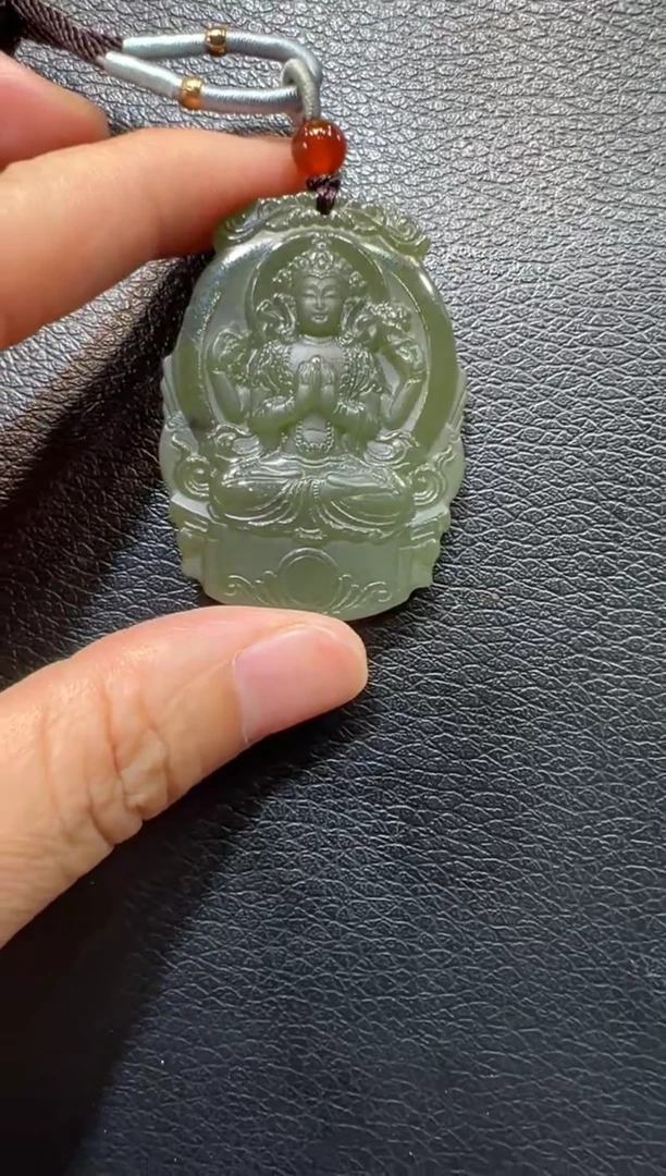 和田玉未镶嵌颈饰吊坠