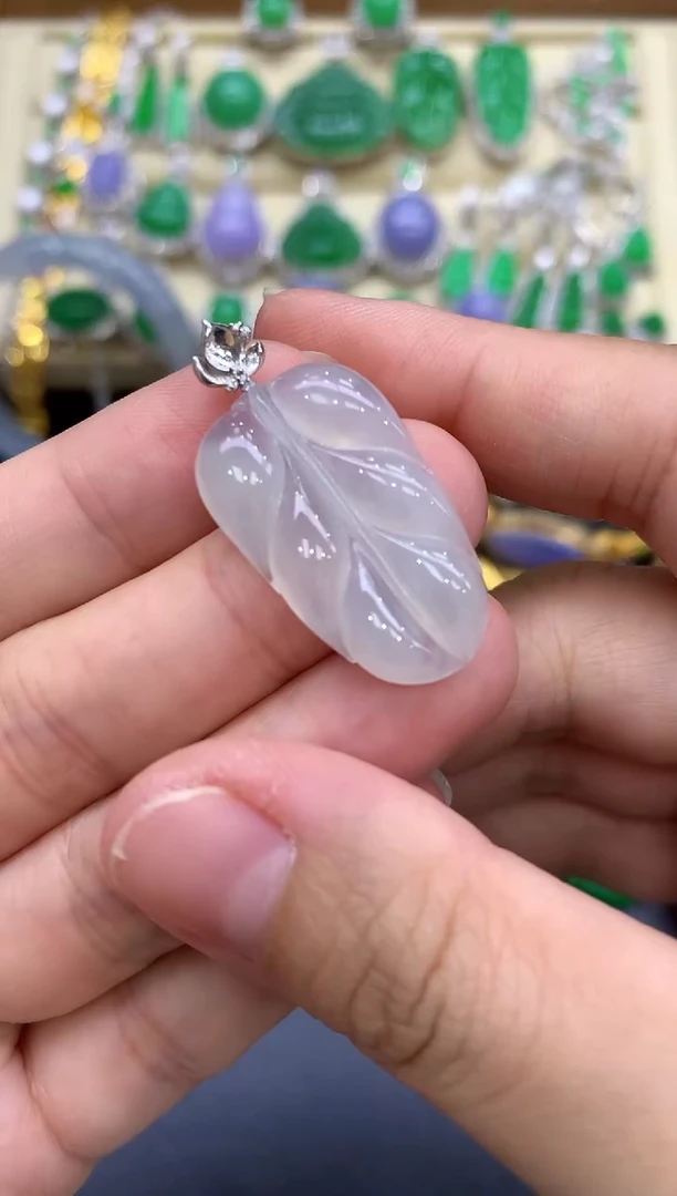 颈饰18K金镶嵌翡翠21-中国好珍宝