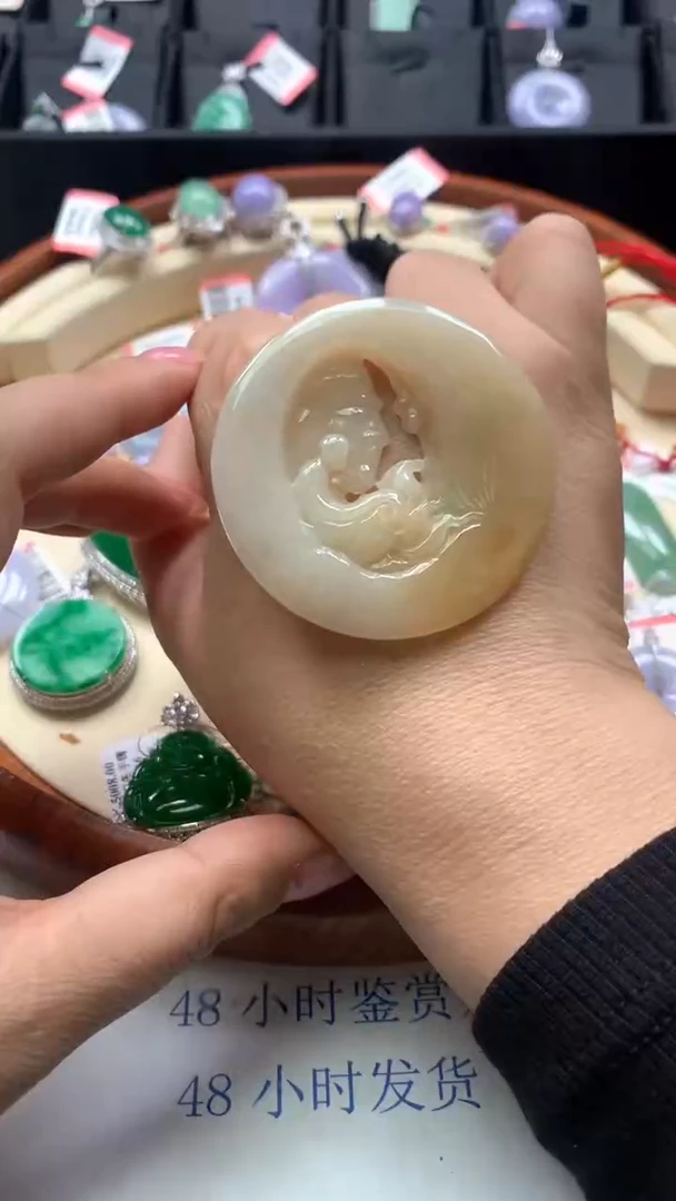 【闪购商品】翡翠颈饰未镶嵌悟道